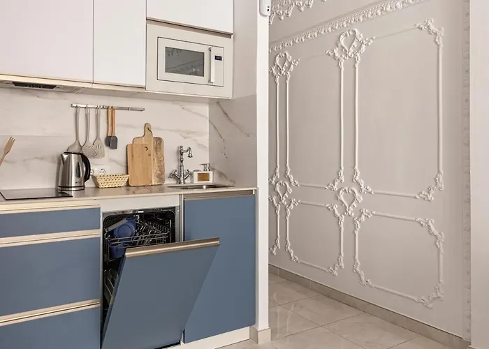 Versalles En Appartamento *